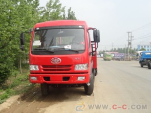 解放系列專用車解析 平板車報(bào)價(jià)、拖板車工廠與掃路車綜合指南